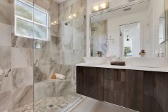 Master bathroom - luxury golf cottage - Providence, Florida