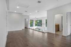 Second-floor-landing-contemporary-luxury-home-by-ABD-Development