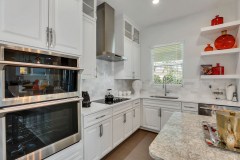 Custom kitchen - luxury model home - Palm Coast, Florida