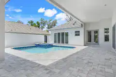 Palm-Coast-Courtyard-Home-Courtyard-and-Pool