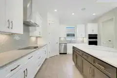 Palm-Coast-Courtyard-Home-Kitchen