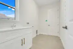 Palm-Coast-Courtyard-Home-Laundry-Room