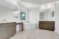 Palm-Coast-Courtyard-Home-Master-Bathroom